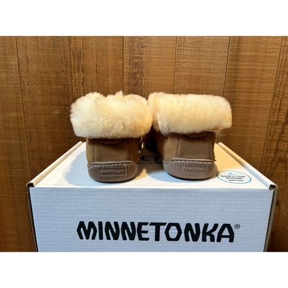 Minnetonka 3751 Men\'s Ankle Boot US Size 9 Golden Tan Sheepskin main image 4